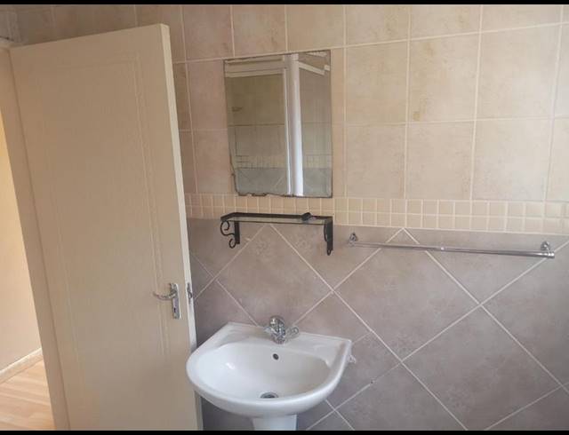 3 BEDROOM APARTMENT FOR SALE IN BOKSBURG NORTH